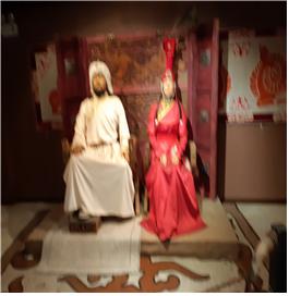 칭기즈칸 동상 박물관에 만들어진 칭기즈칸 부부