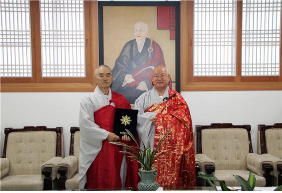 편백운 총무원장 스님은 단봉(도암)스님을 22일 신임 문화부장에 임명했다.