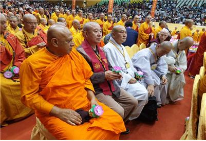 11월 1일 마카오 문예관에서 열린 세계평화 기복법회에 참석한 세계 각국의 불교대표단.