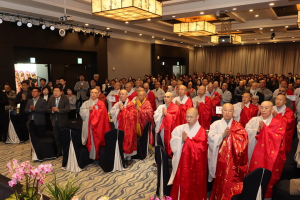 소노벨 제주리조트에서 제주교구 종무원장 휴완 스님 취임식이 열리고 있다.