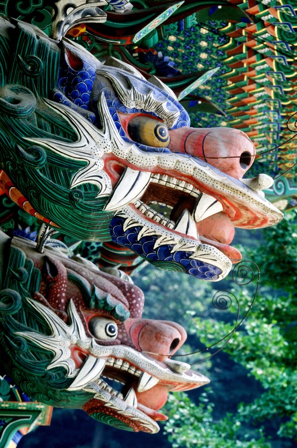 특별자문위원 현중 스님의 작품 '용(순천 정혜사).