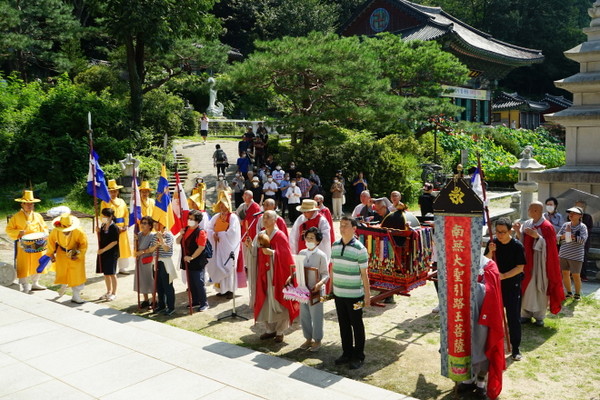 서울 신촌 봉원사가 백중법회를 봉행하고 있다. 사진제공=황영상 봉원사보 편집장.
