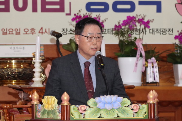 사진 위로부터 축사를 하고 있는 정성호 민주당 의원, 김형동 국민의힘 의원, 강수현 양주시장.