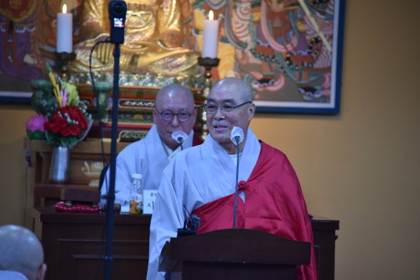 중앙선거관리위원장 임명동의를 받은 정운 스님이 인사말을 하고 있다.